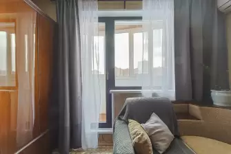Балкон под ключ с тёплым остеклением Rehau и отделкой ламинат+стеновой паркет